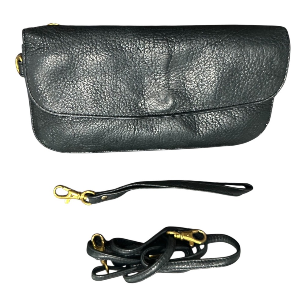Levenger Soft Black Pebbled Leather Crossbody Wallet Clutch Wristlet Organizer